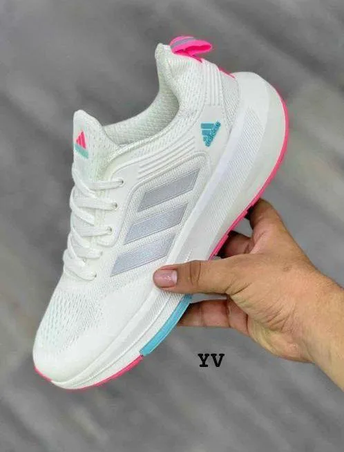 🤍🩷💙 Tenis Deportivos Adidas – Comodidad, Estilo y Rendimiento 💙🩷🤍